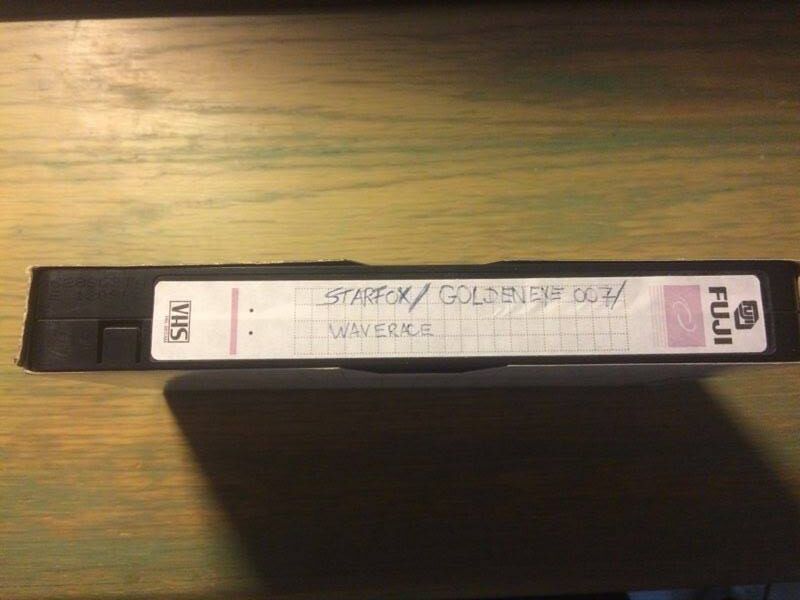 File:Zwartjes tape.jpg